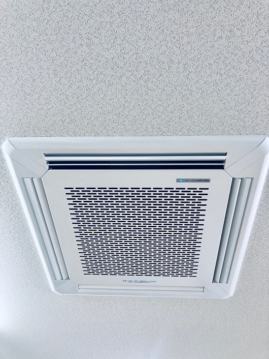 診療用大型空気浄化装置の設置